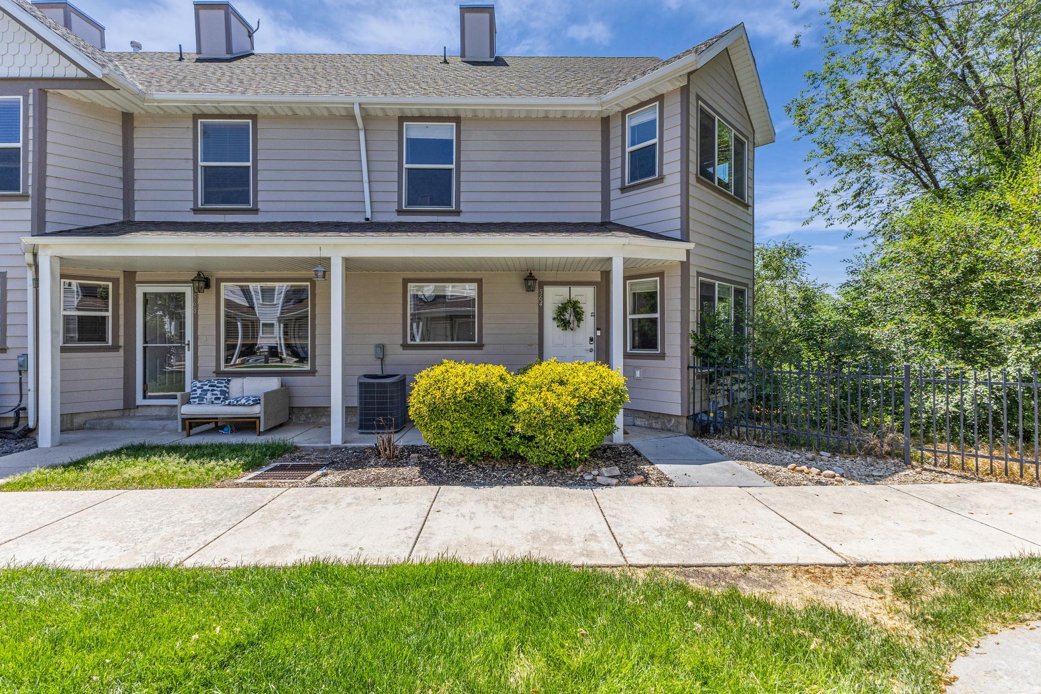 564 SELLWOOD CT, Ogden, UT 84401 — photo 1