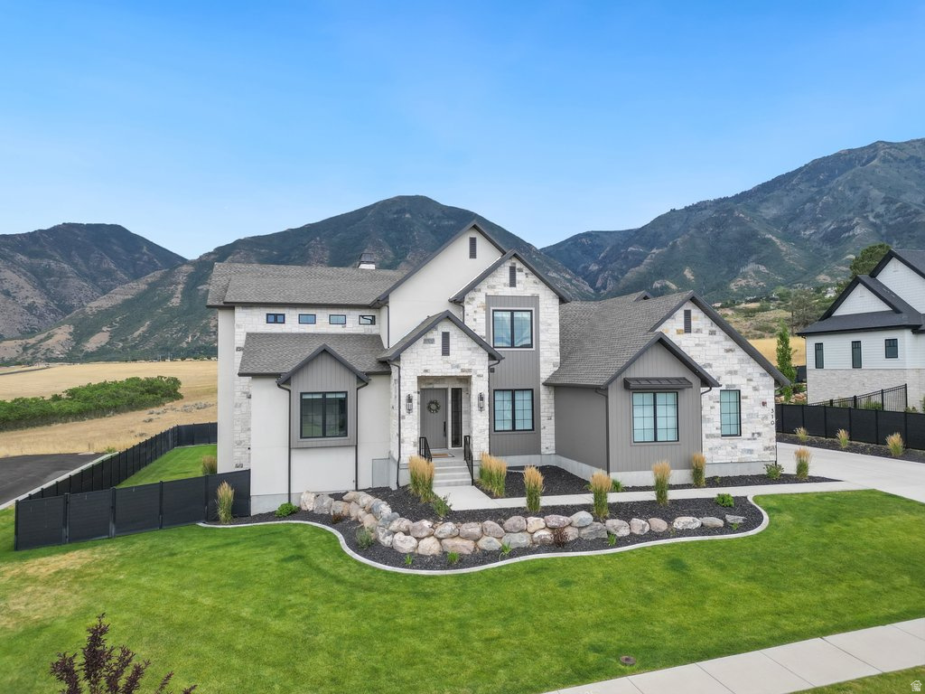 310 S AUTUMN BLAZE CIR