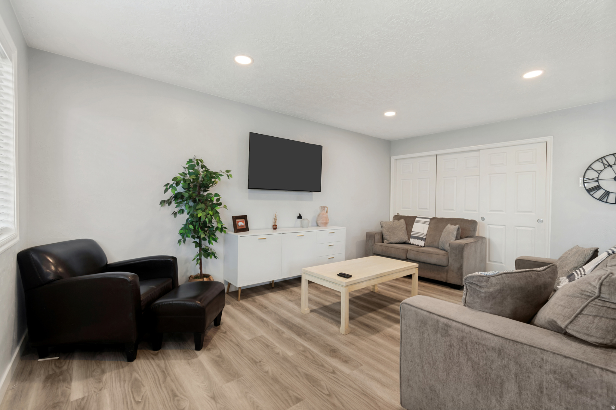 521 W TIFFANY TOWN DR, Midvale, UT 84047 — photo 1