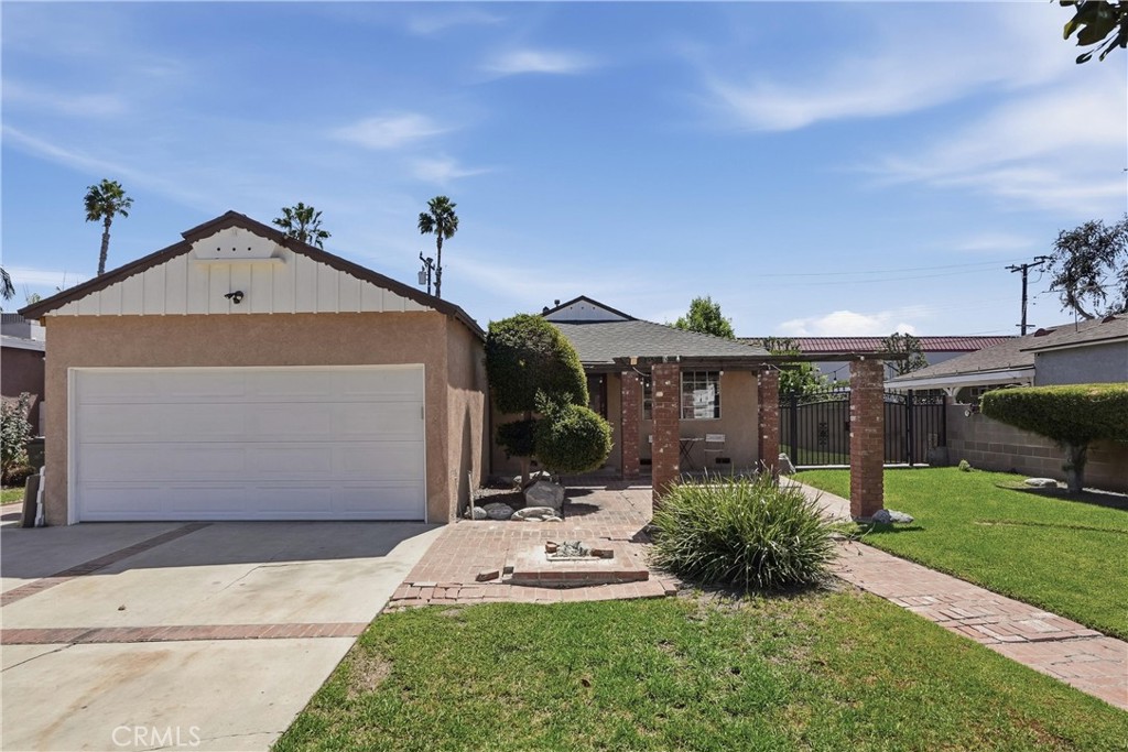 206 E Rosslynn