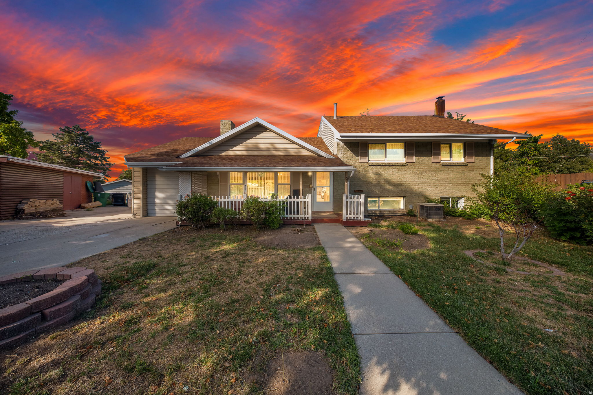 556 W GREENLEAF DR, Murray, UT 84123 — photo 1