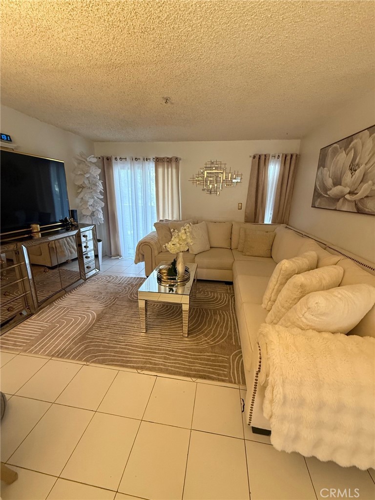 450 E 4th 103, Santa Ana, CA 92701 — photo 1
