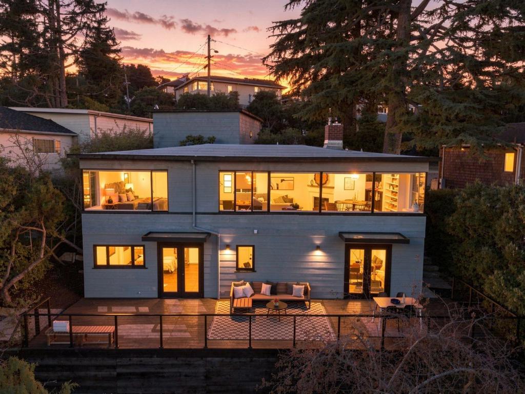 5915 Rincon Drive, Oakland, CA 94611 — photo 1
