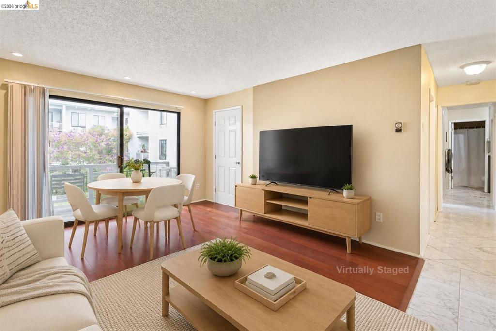 8 Commodore DR C359, Emeryville, CA 94608 — photo 1