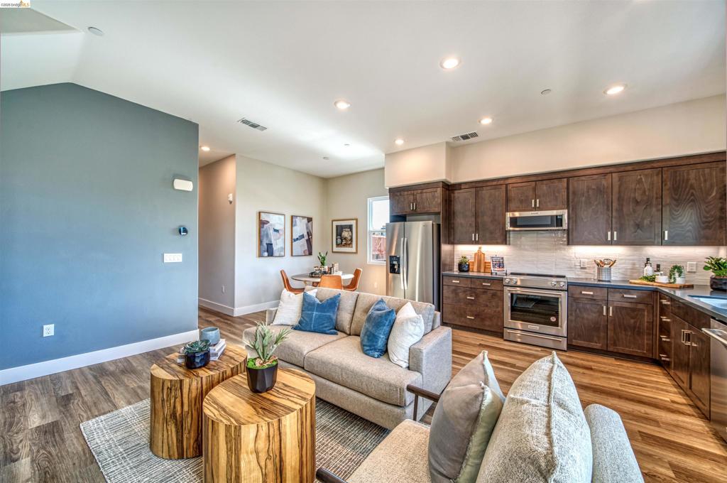 28931 Parkridge Loop 81, Hayward, CA 94544 — photo 1