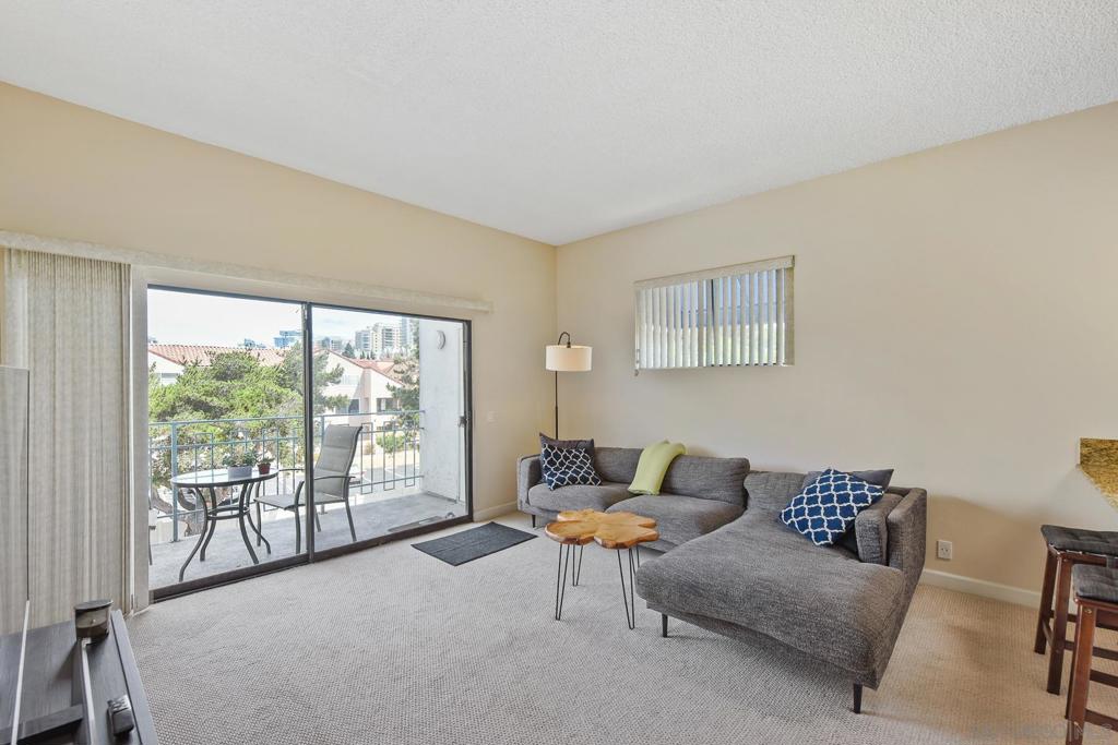 8310 Regents Rd 3E, San Diego, CA 92122 — photo 1