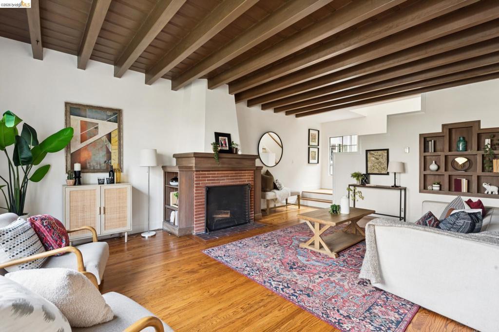208 Lee St, Oakland, CA 94610 — photo 1