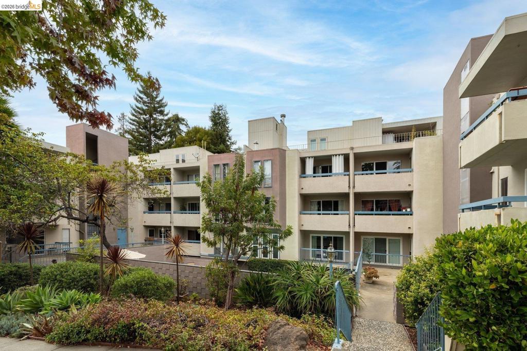 385 Jayne Ave 109, Oakland, CA 94610 — photo 1