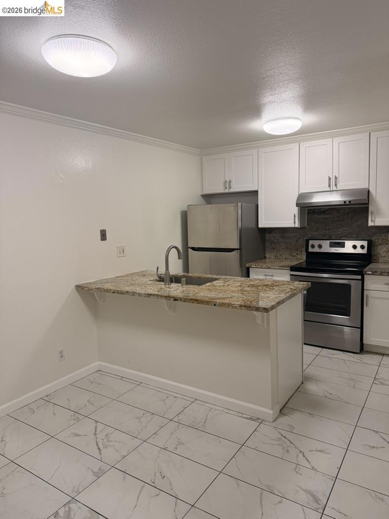 2301 Peppertree Way 1