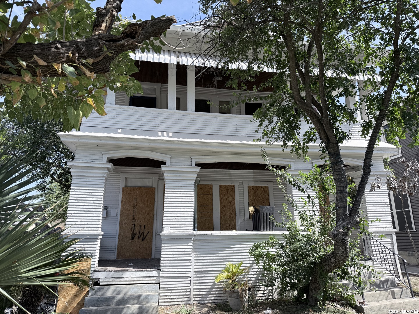 305 W POPLAR ST, San Antonio, TX 78212 — photo 1