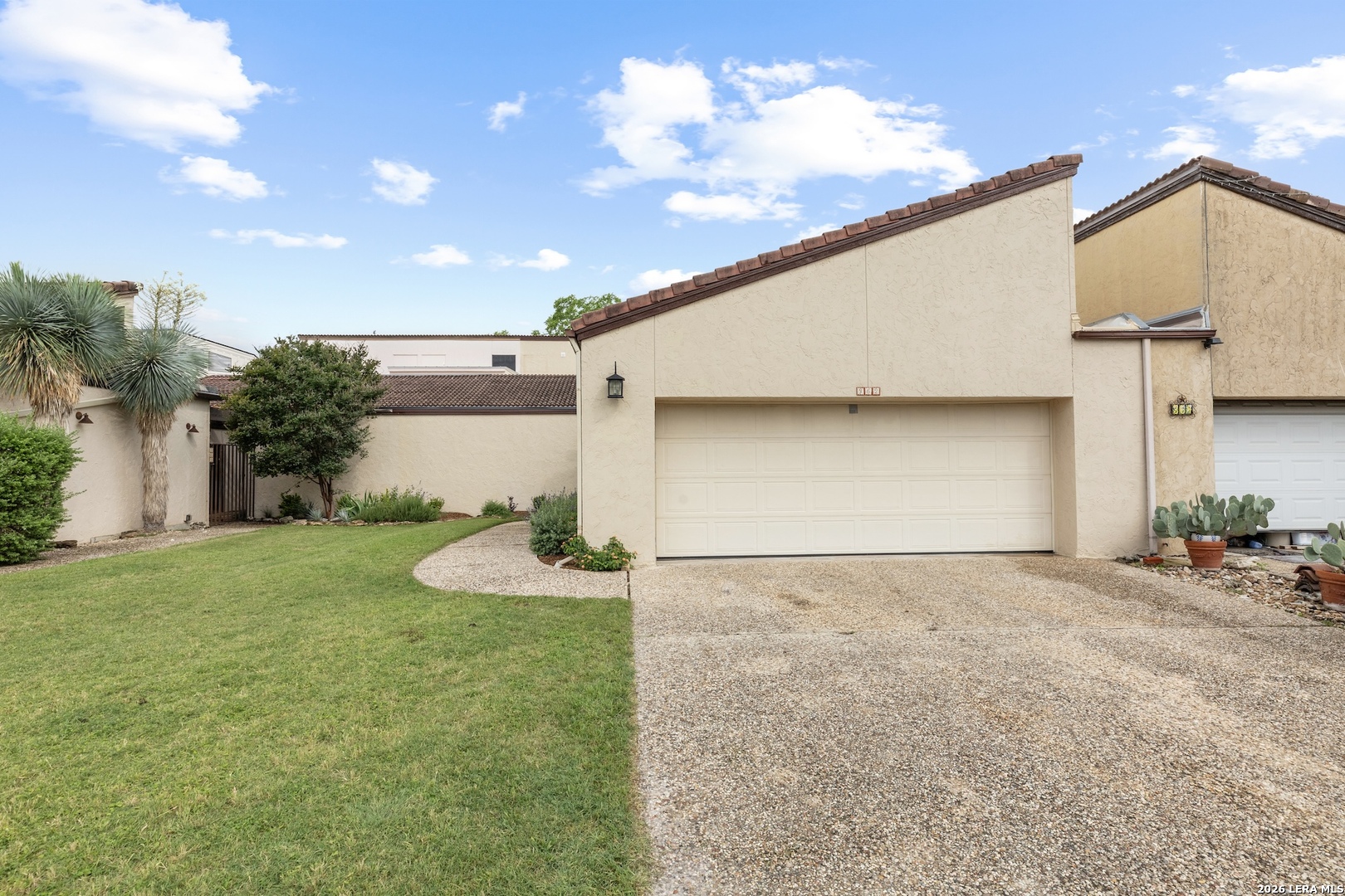 362 ENGLEWOOD DR, Kerrville, TX 78028 — photo 1