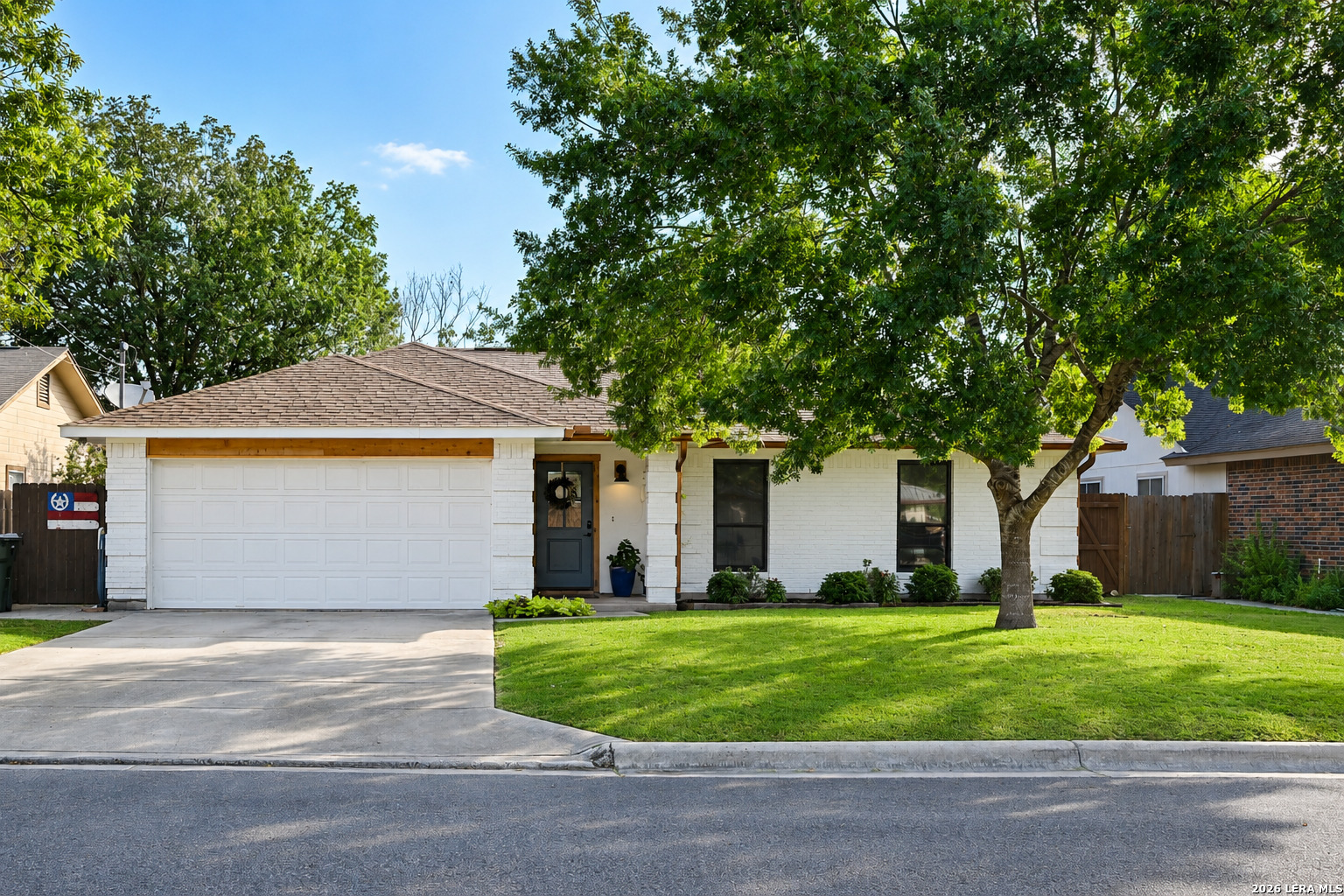 921 SEMINOLE DR, New Braunfels, TX 78130 — photo 1