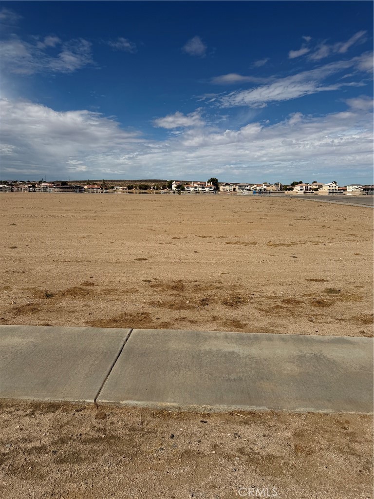 8 Autumn, Helendale, CA 92342 — photo 1