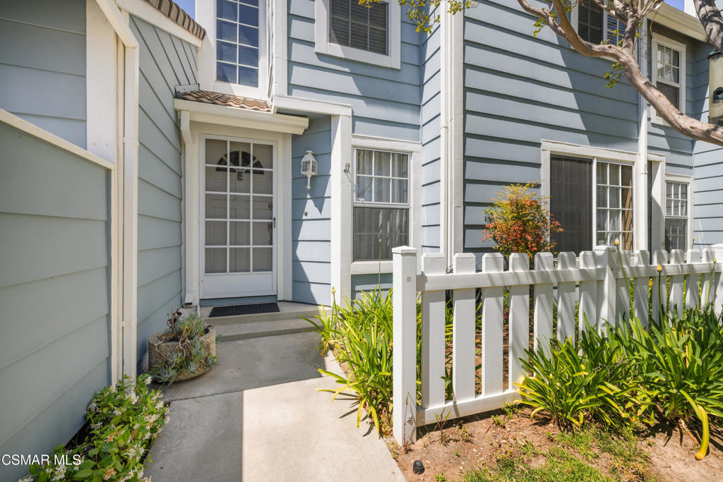 345 Jeremiah Drive E, Simi Valley, CA 93065 — photo 1