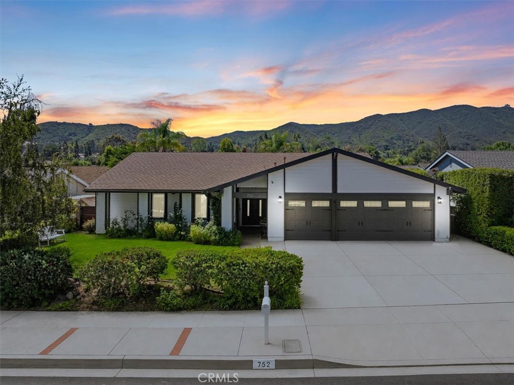 752 Capitan, Thousand Oaks, CA 91320 — photo 1