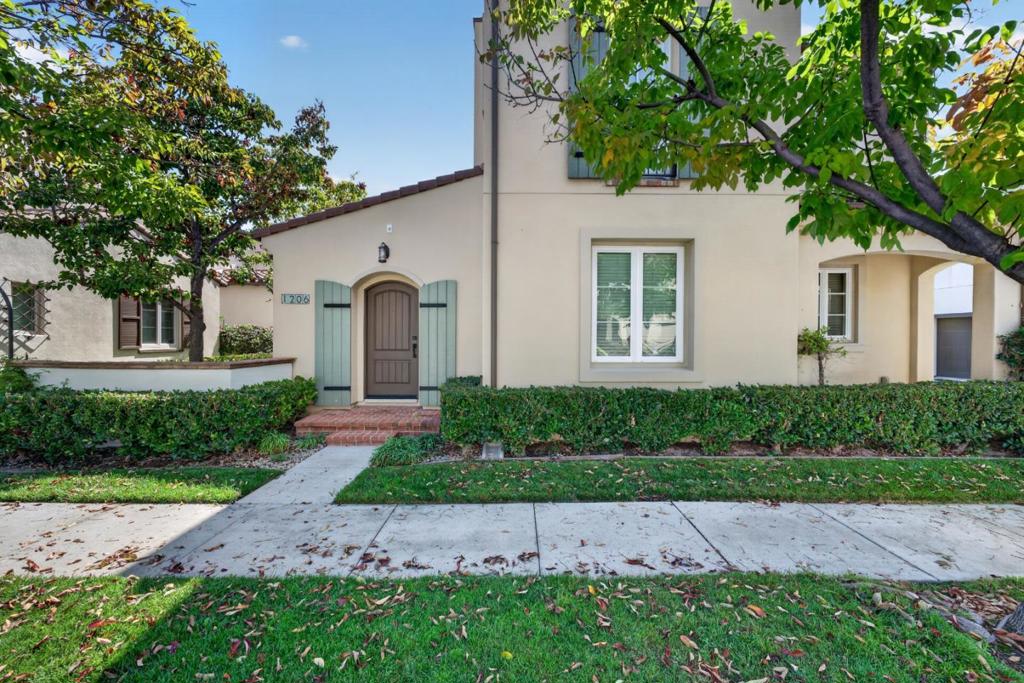 1206 Dahlia Loop, San Jose, CA 95126 — photo 1