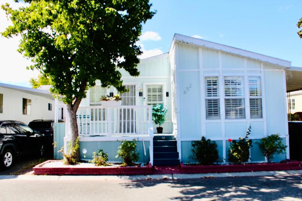 652 Hermitage 652, San Jose, CA 95134 — photo 1