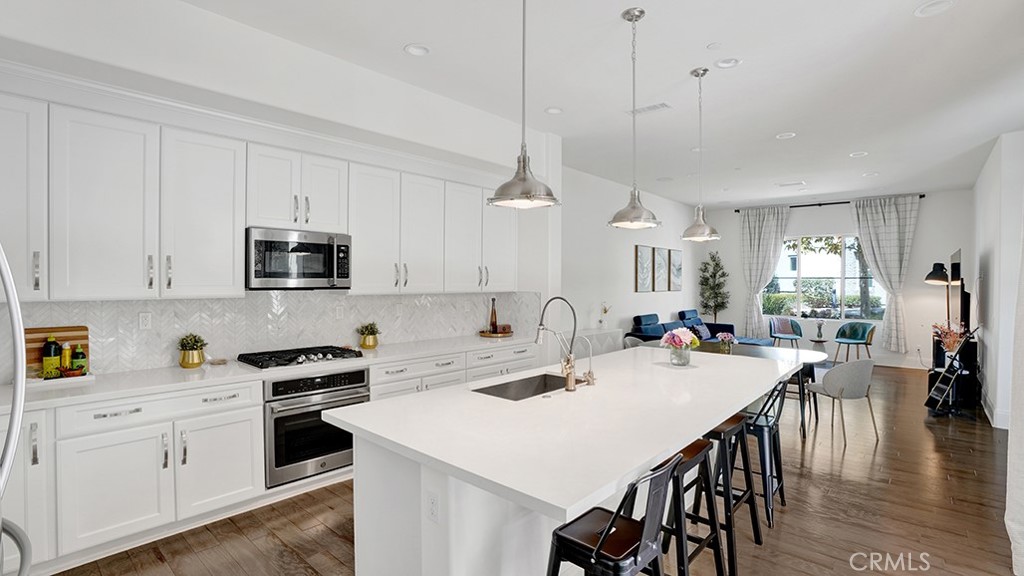 111 Frame, Irvine, CA 92618 — photo 1