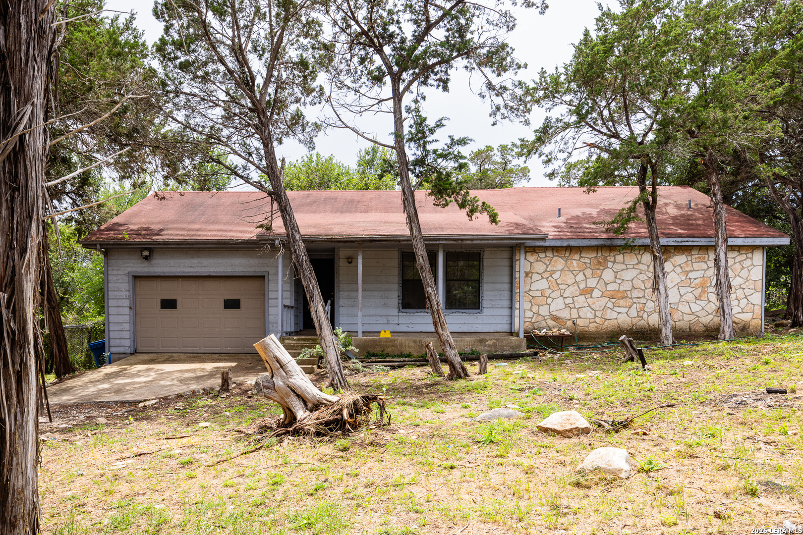 127 WHITE TAIL DR, Kerrville, TX 78028 — photo 1