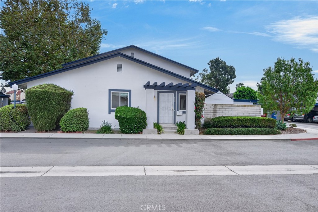 4713 Arena, Huntington Beach, CA 92649 — photo 1