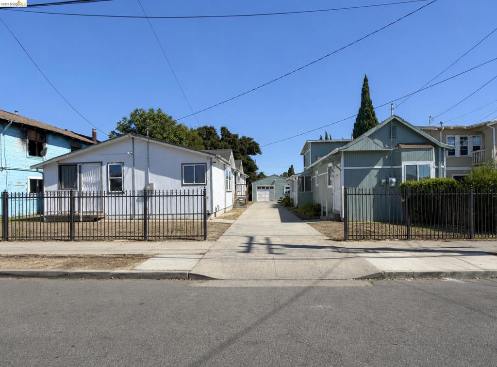 1336 83Rd Ave, Oakland, CA 94621 — photo 1