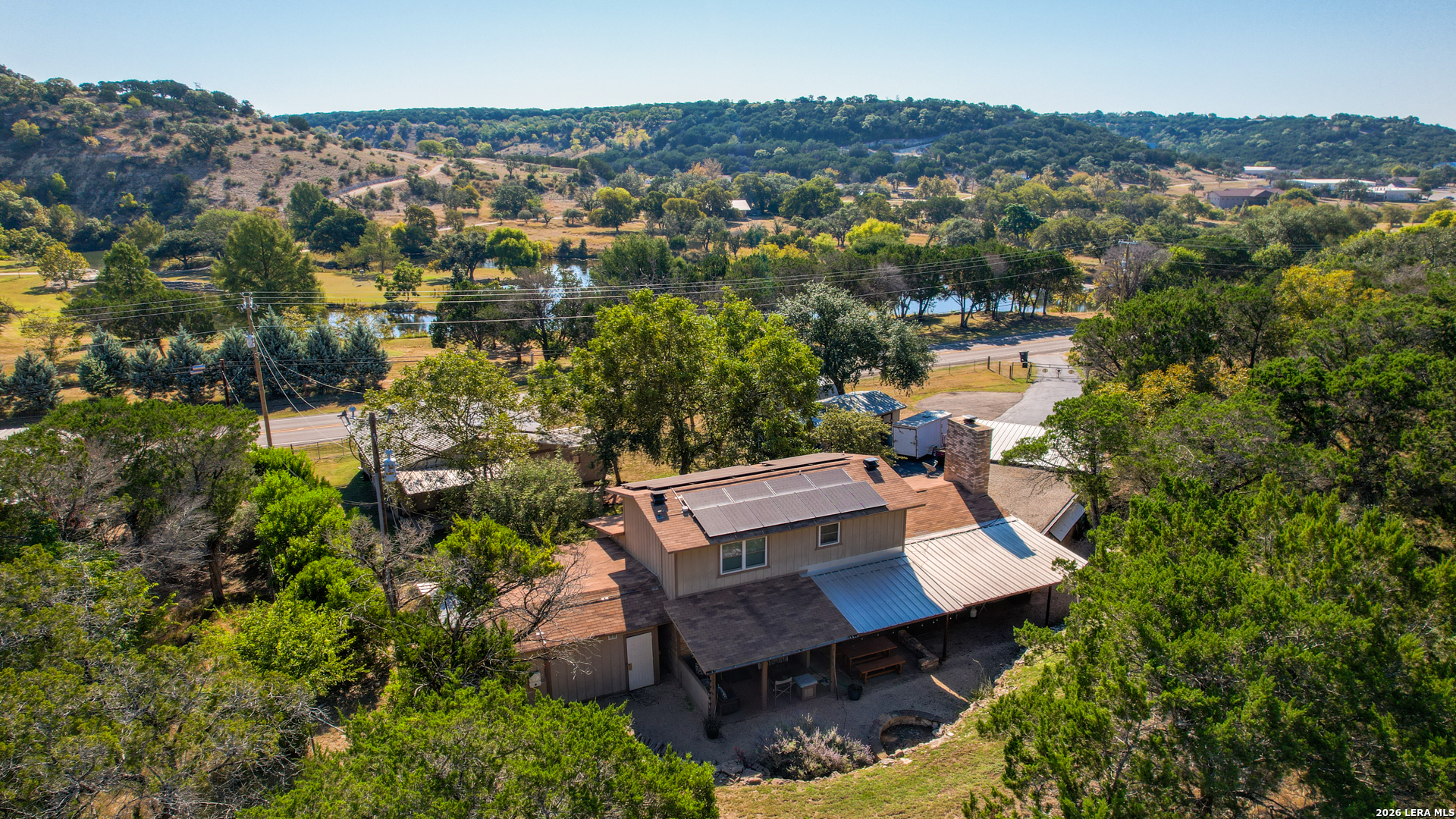 1406 N Harper Rd, Kerrville, TX 78028 — photo 1