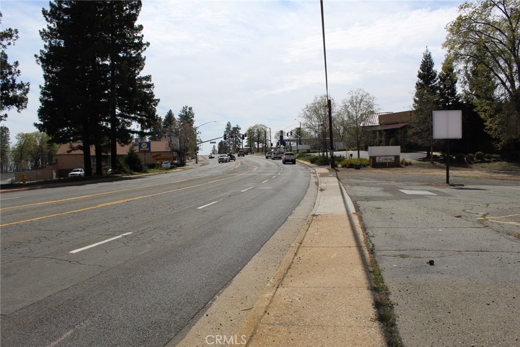 6047 Clark