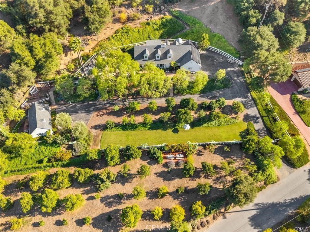 3945 Pala Mesa