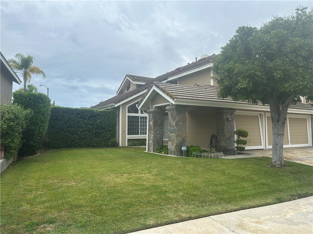 7946 E Elderwood