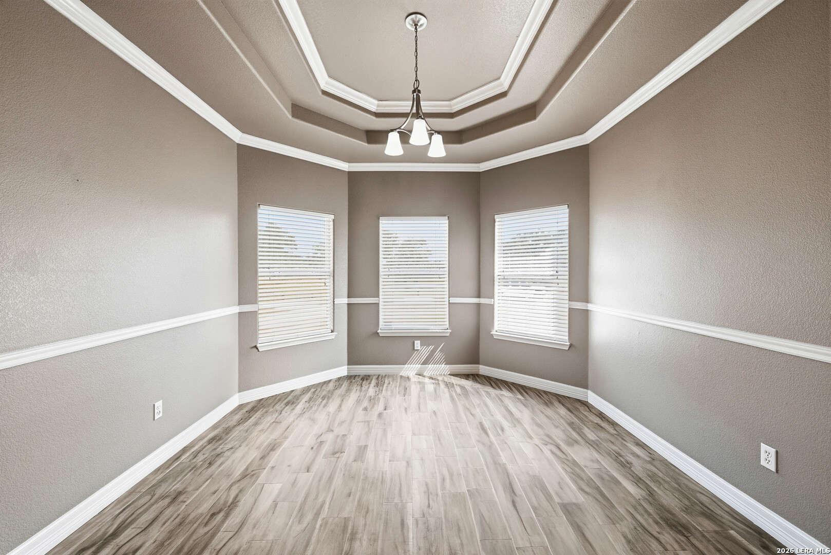 353 BIG OAK DR, ,  78101 — photo 1