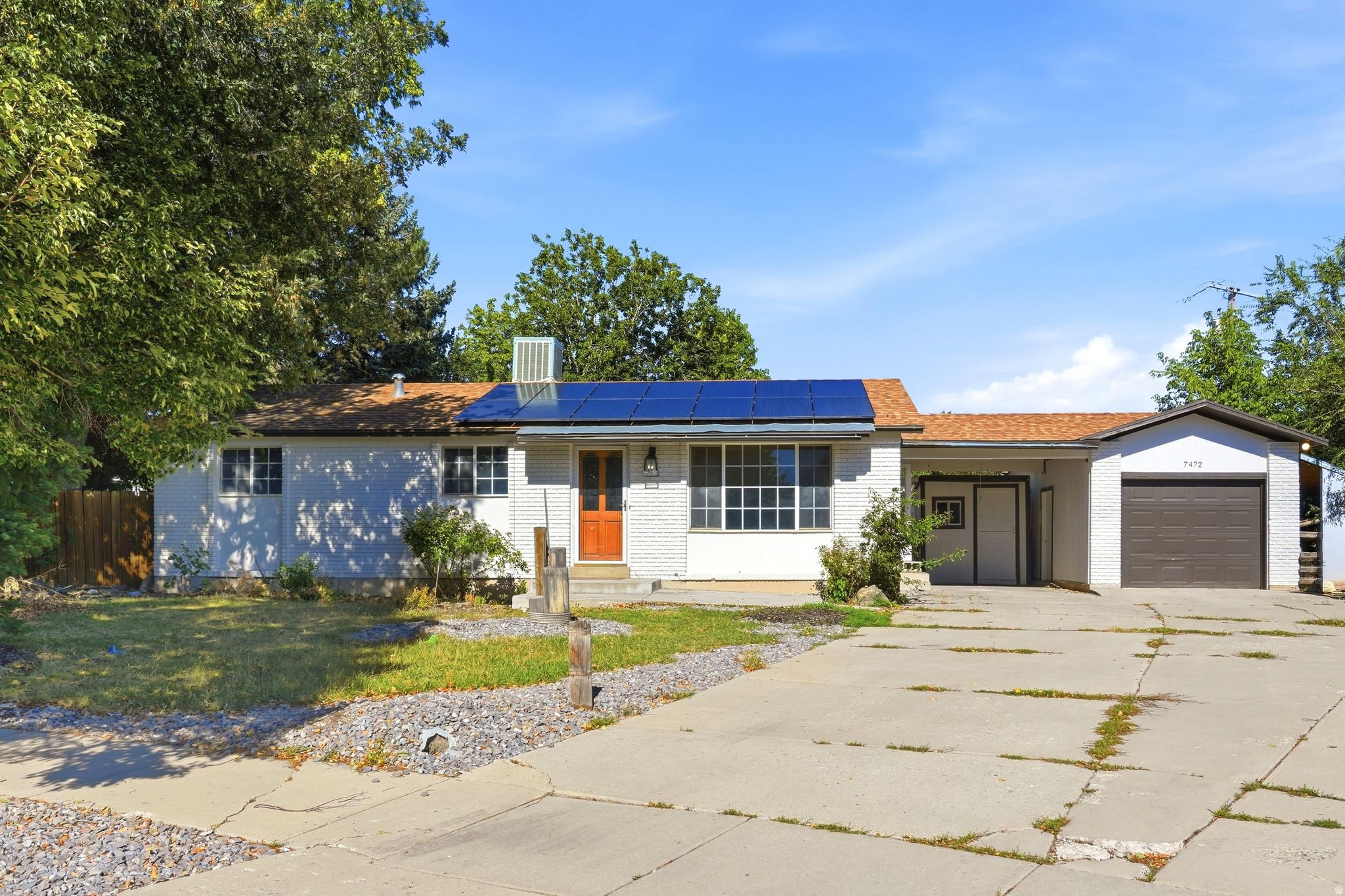 7472 S SILVER CIR