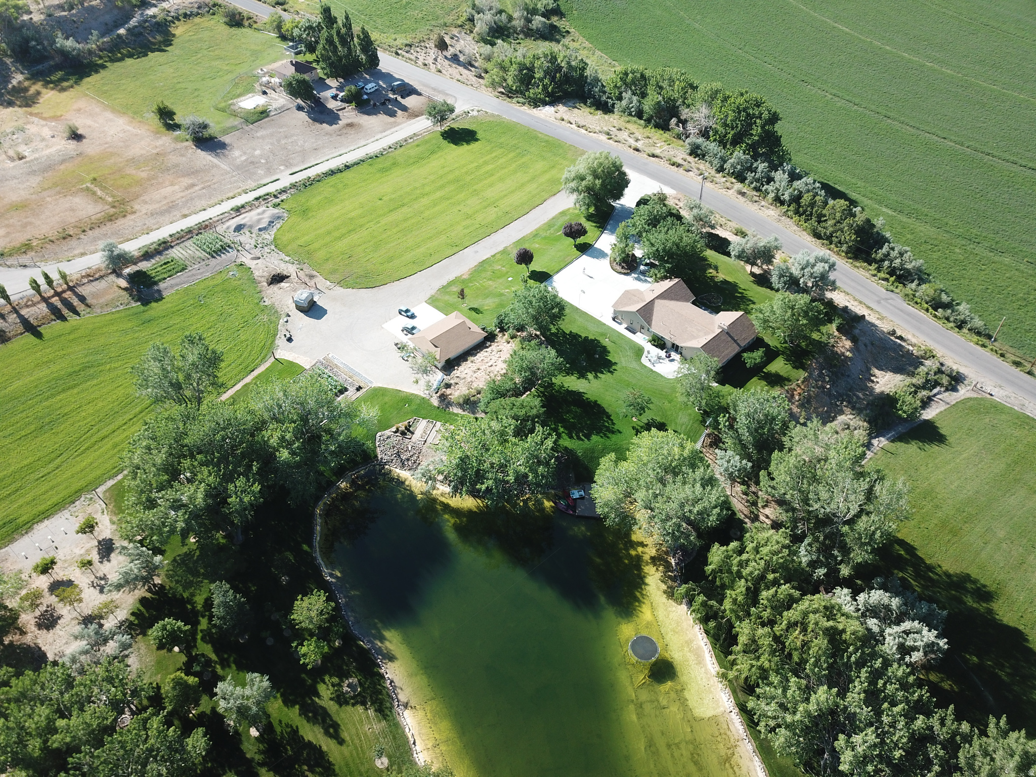 1040 W MILL RD