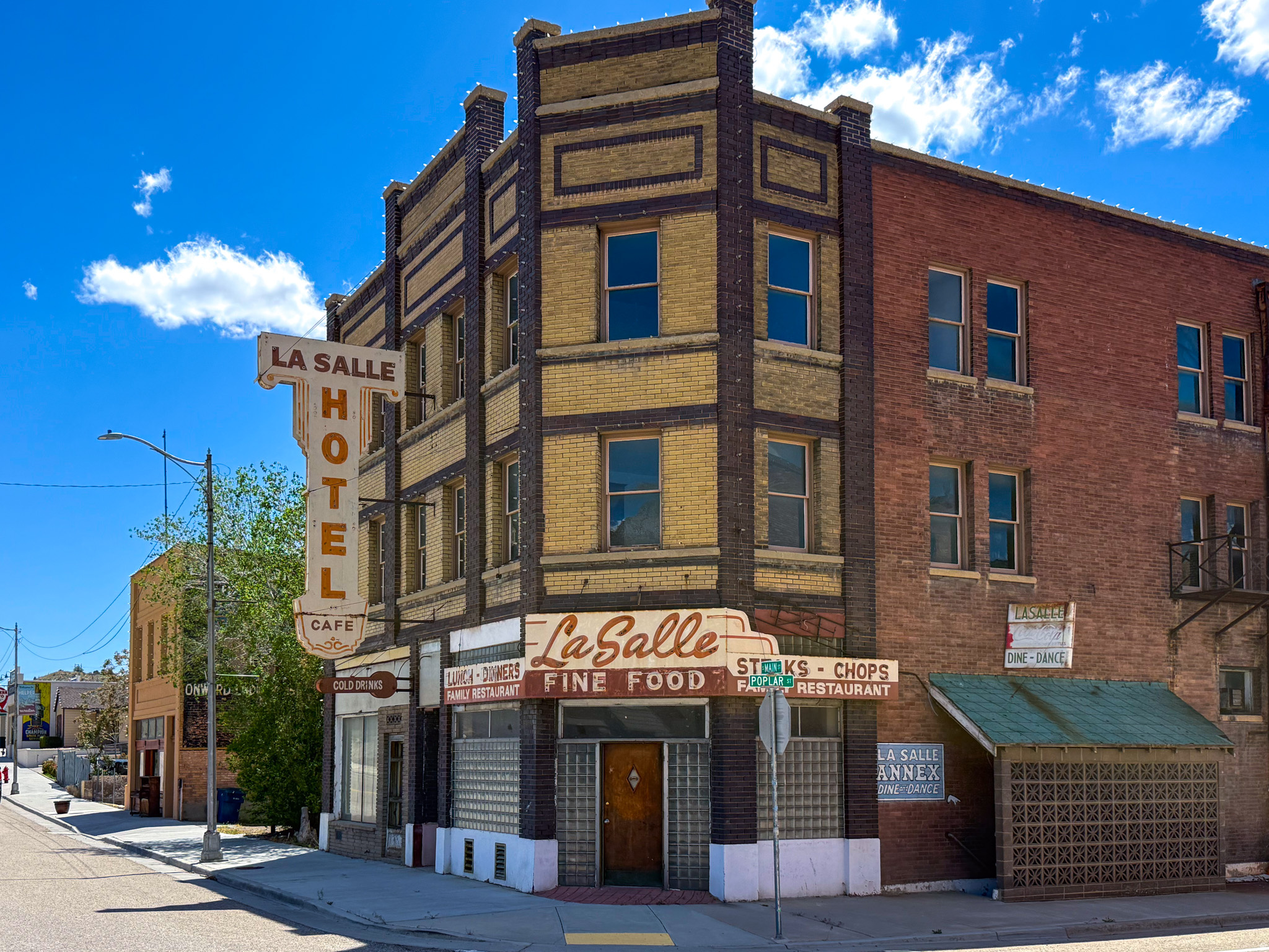 302 S MAIN ST, Helper, UT 84526 — photo 1
