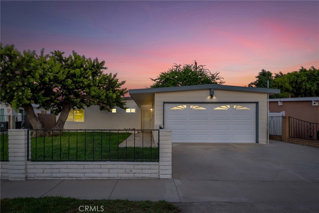 2325 S Shelton
