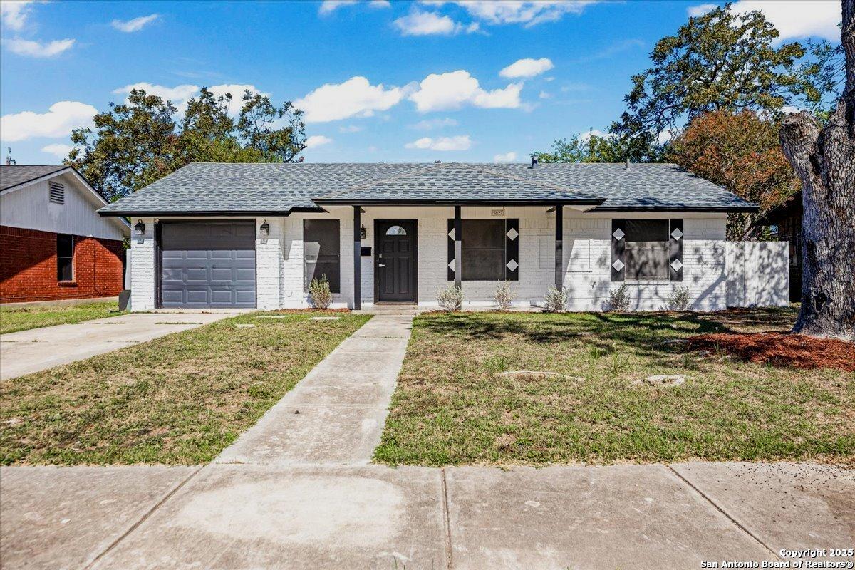 5027 CREEKMOOR DR, San Antonio, TX 78220 — photo 1