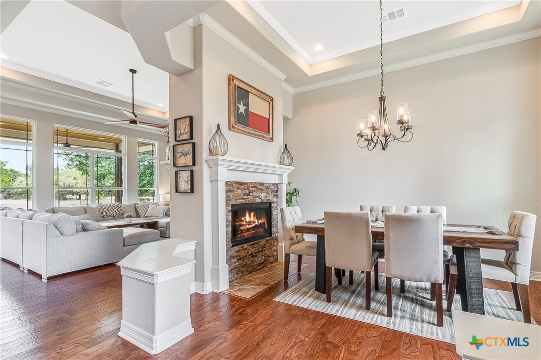 1160 Long Meadow