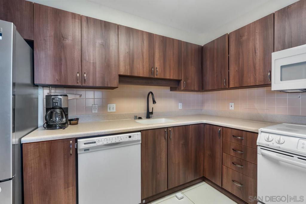 3890 Nobel 608, San Diego, CA 92122 — photo 1