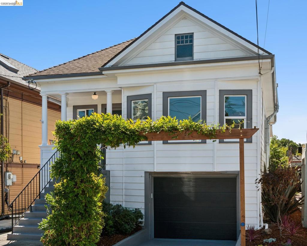 1161 61St St, Oakland, CA 94608 — photo 1