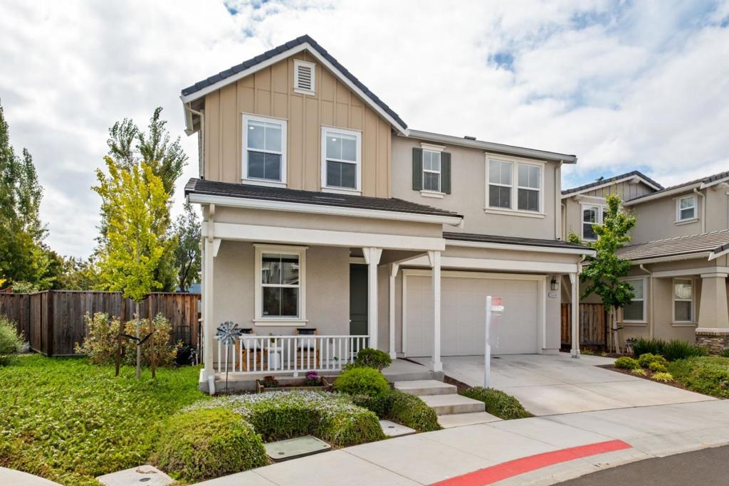 39946 Waxwing Drive