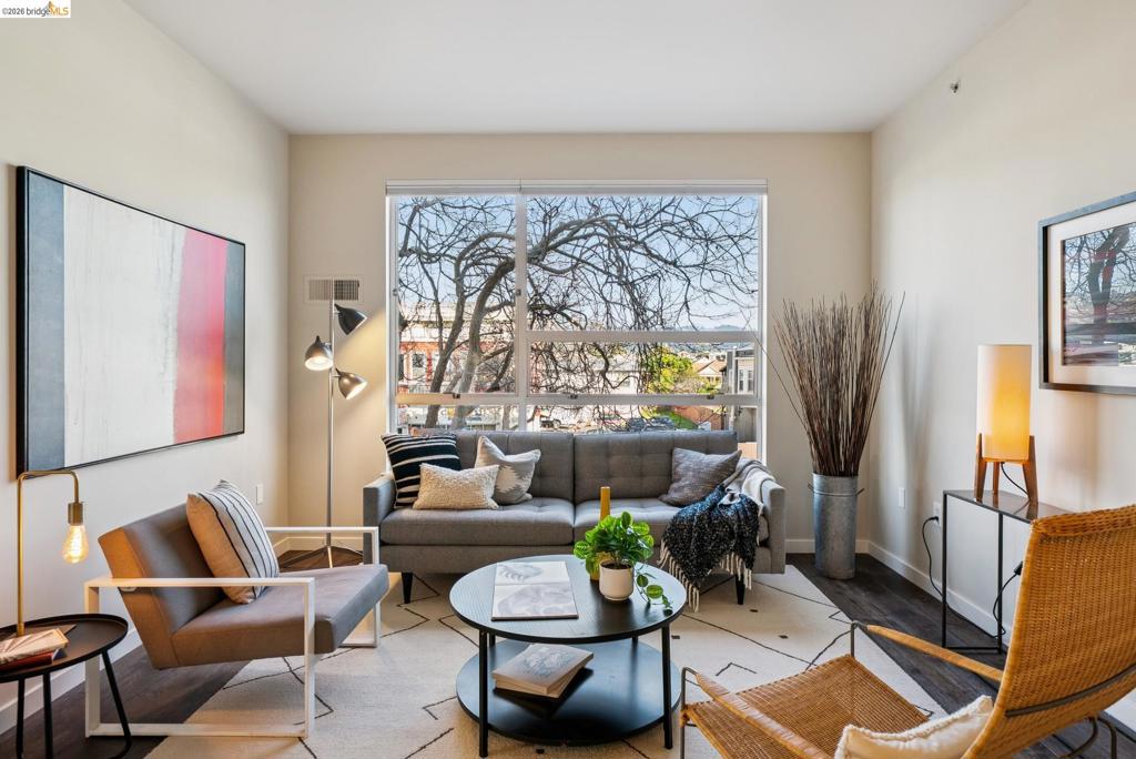 6465 San Pablo Ave 203, Oakland, CA 94608 — photo 1