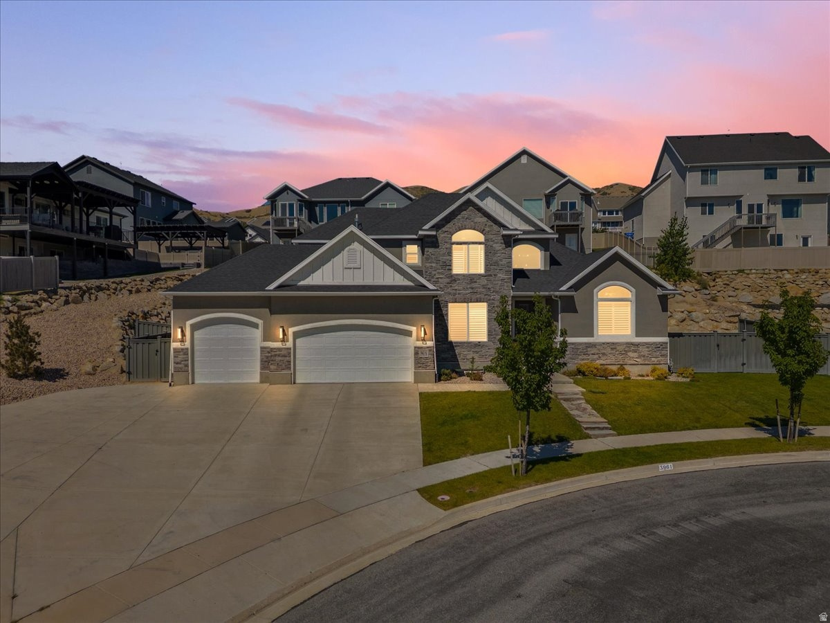 3961 N MORNING BURST LN
