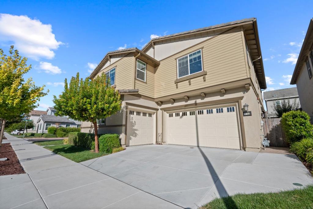6752 Grasshopper Avenue