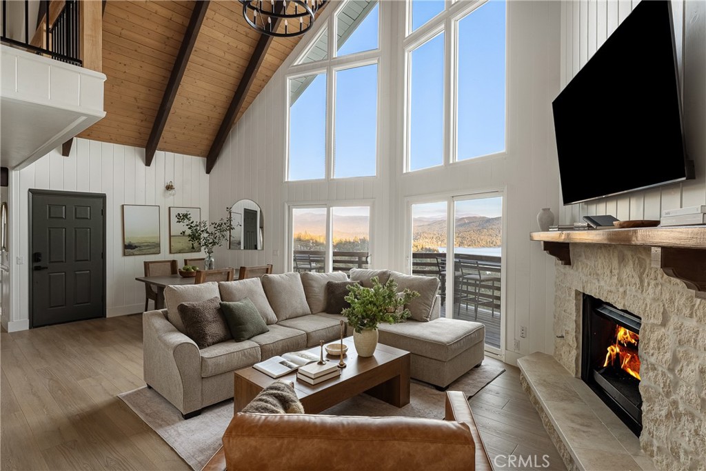 1096 Nadelhorn Drive