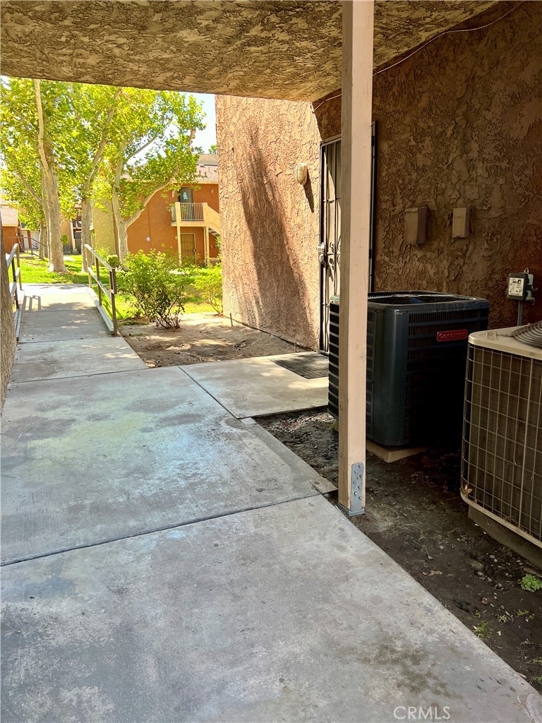 1025 N Tippecanoe 120, San Bernardino, CA 92410 — photo 1