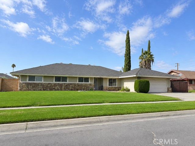 1570 N Pine, Rialto, CA 92376 — photo 1