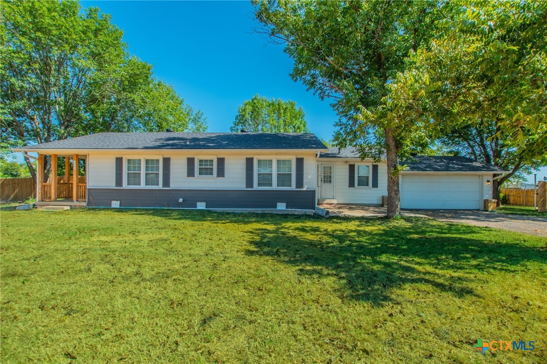 814 E Young Avenue, Temple, TX 76501 — photo 1