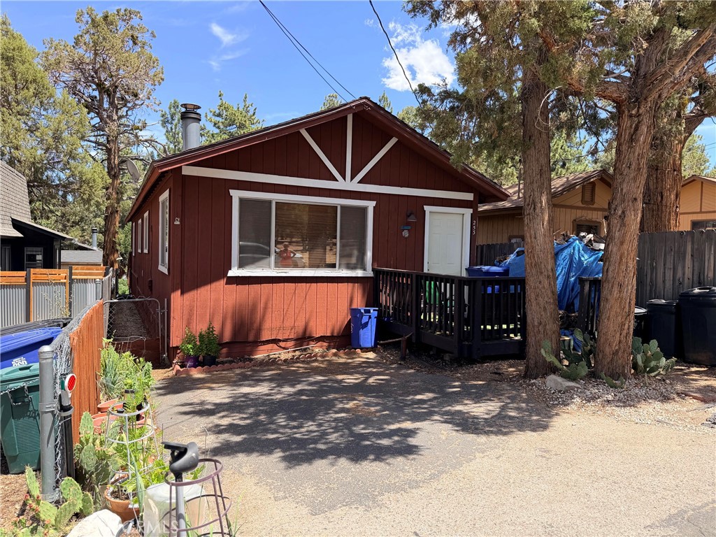 253 Santa Barbara, Sugarloaf, CA 92386 — photo 1
