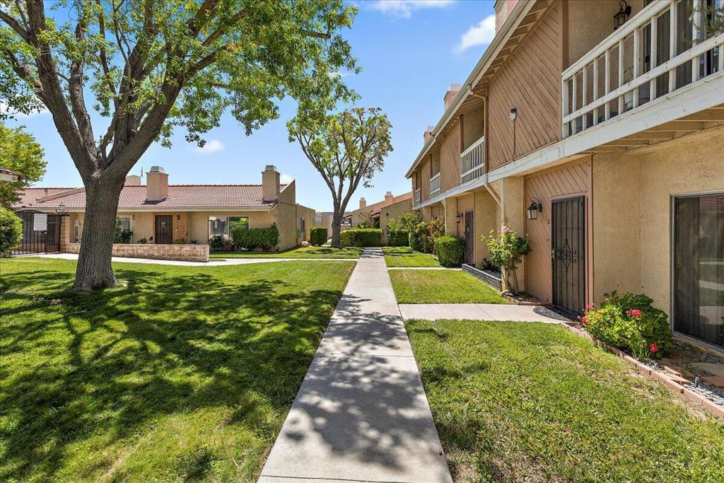 16465 Green Tree Boulevard 18, Victorville, CA 92395 — photo 1