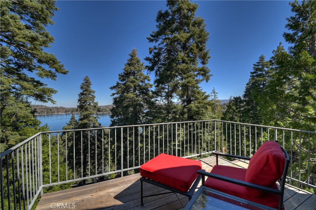 319 Mittry Lane, Lake Arrowhead, CA 92352 — photo 1