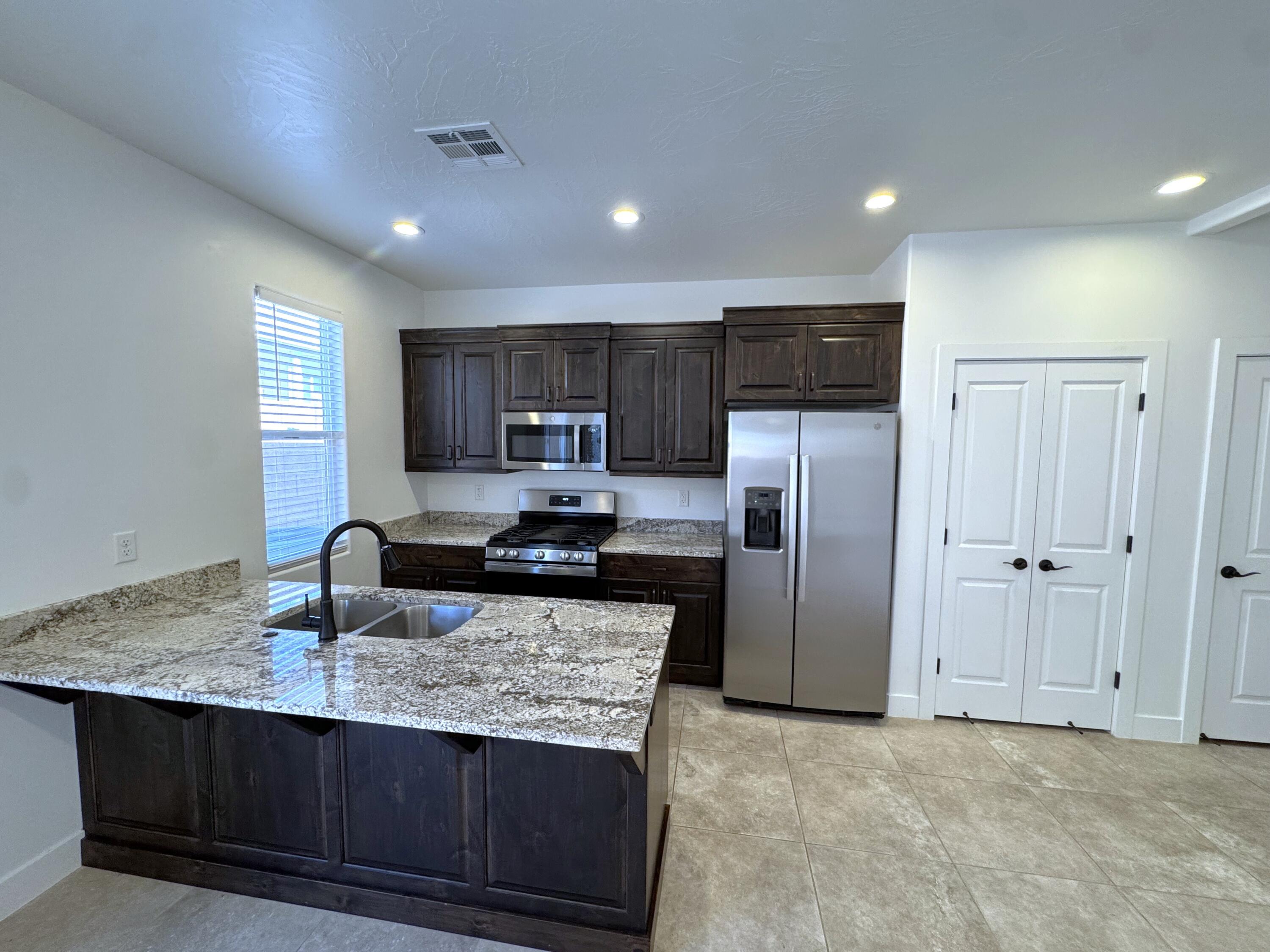 253 N 2480 W, Hurricane, UT 84737 — photo 1